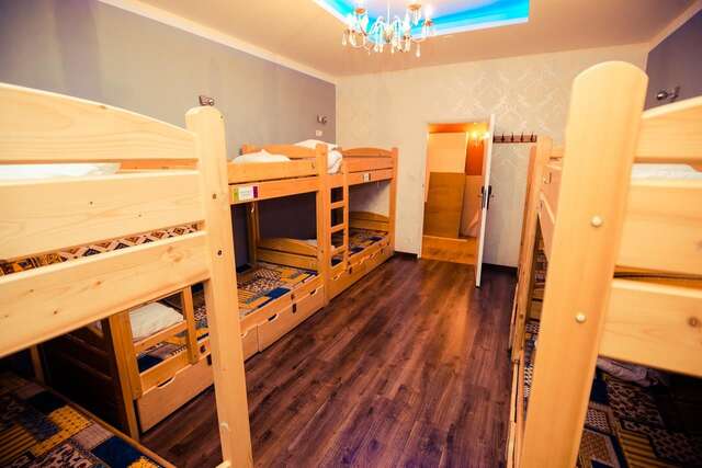 Хостелы Greg&Tom Beer House Hostel Краков-36