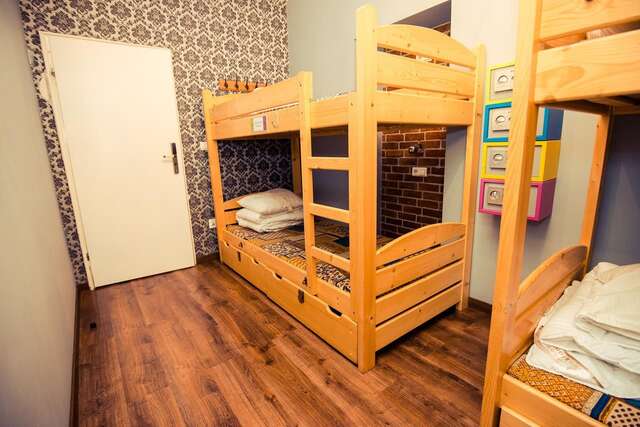 Хостелы Greg&Tom Beer House Hostel Краков-37